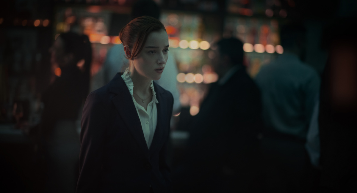 Phoebe Dynevor as Emily in 'Fair Play.'