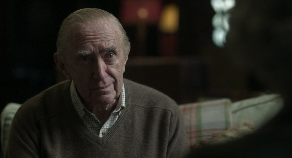 Jonathan Pryce in 'The Crown' season 6.