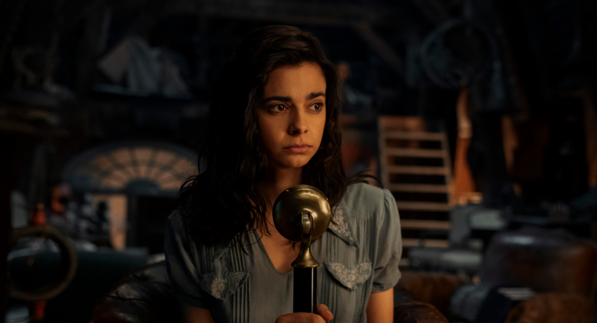 Aria Mia Loberti as Marie-Laure in 'All the Light We Cannot See.'